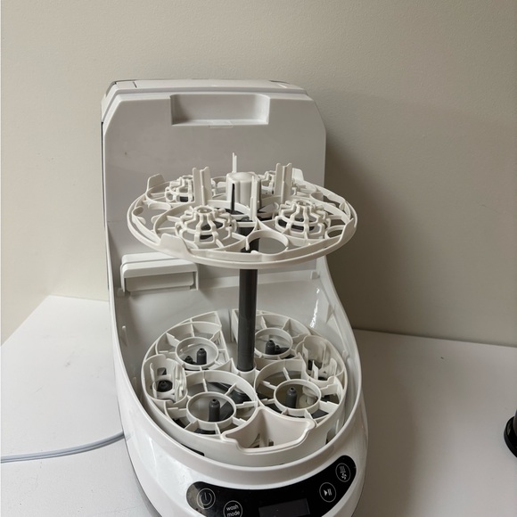 Black and White Humidifier - Picture 3 of 3